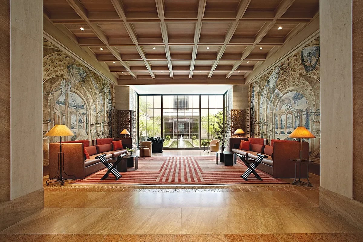 320 West 38th St Apt 2405