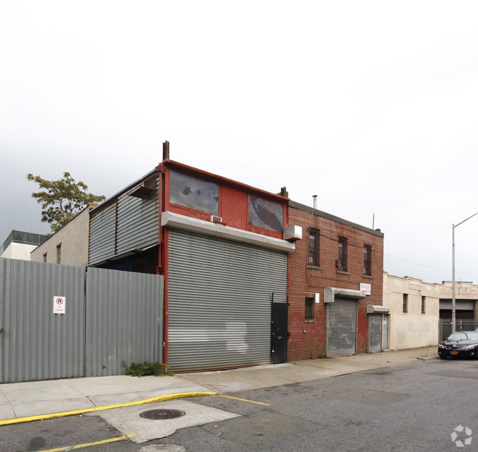 1651 Cody Ave