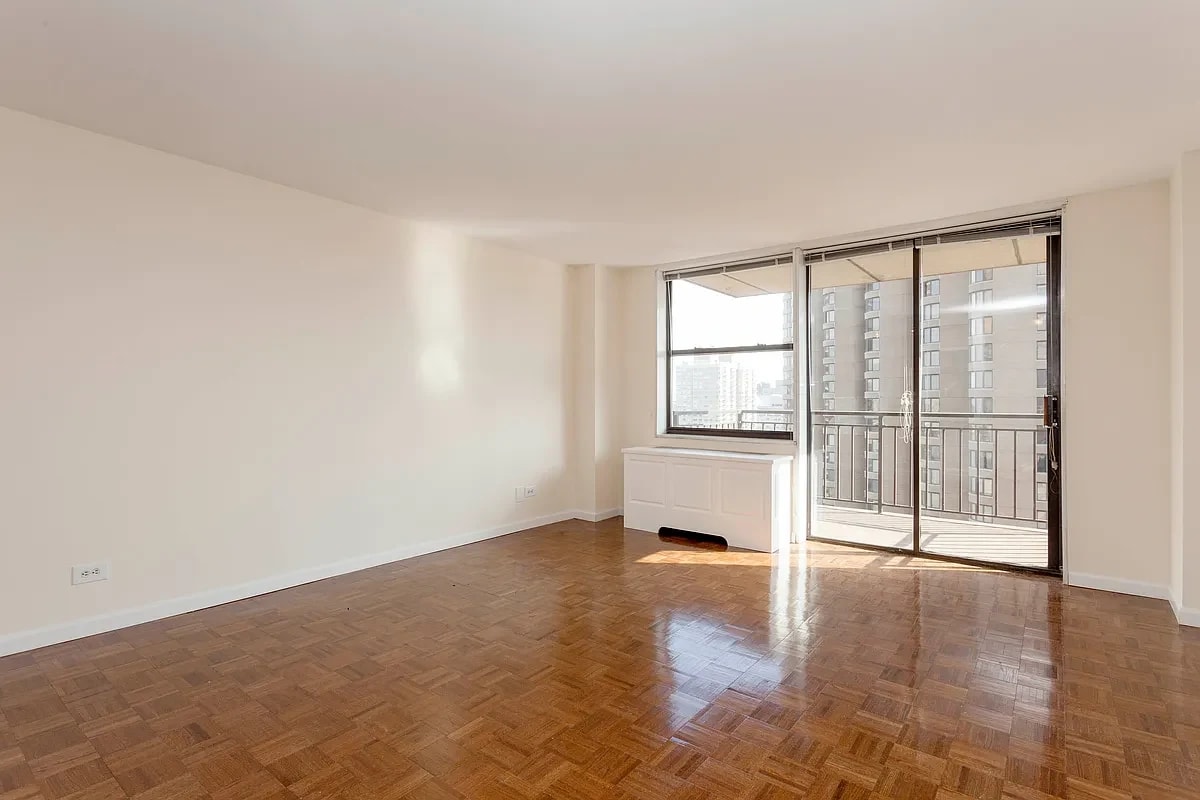 330 East 39th St Apt 27A