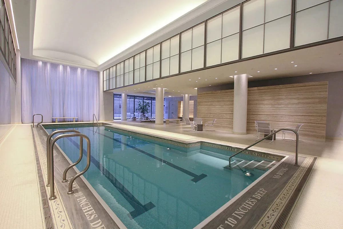 320 West 38th St Apt 2405